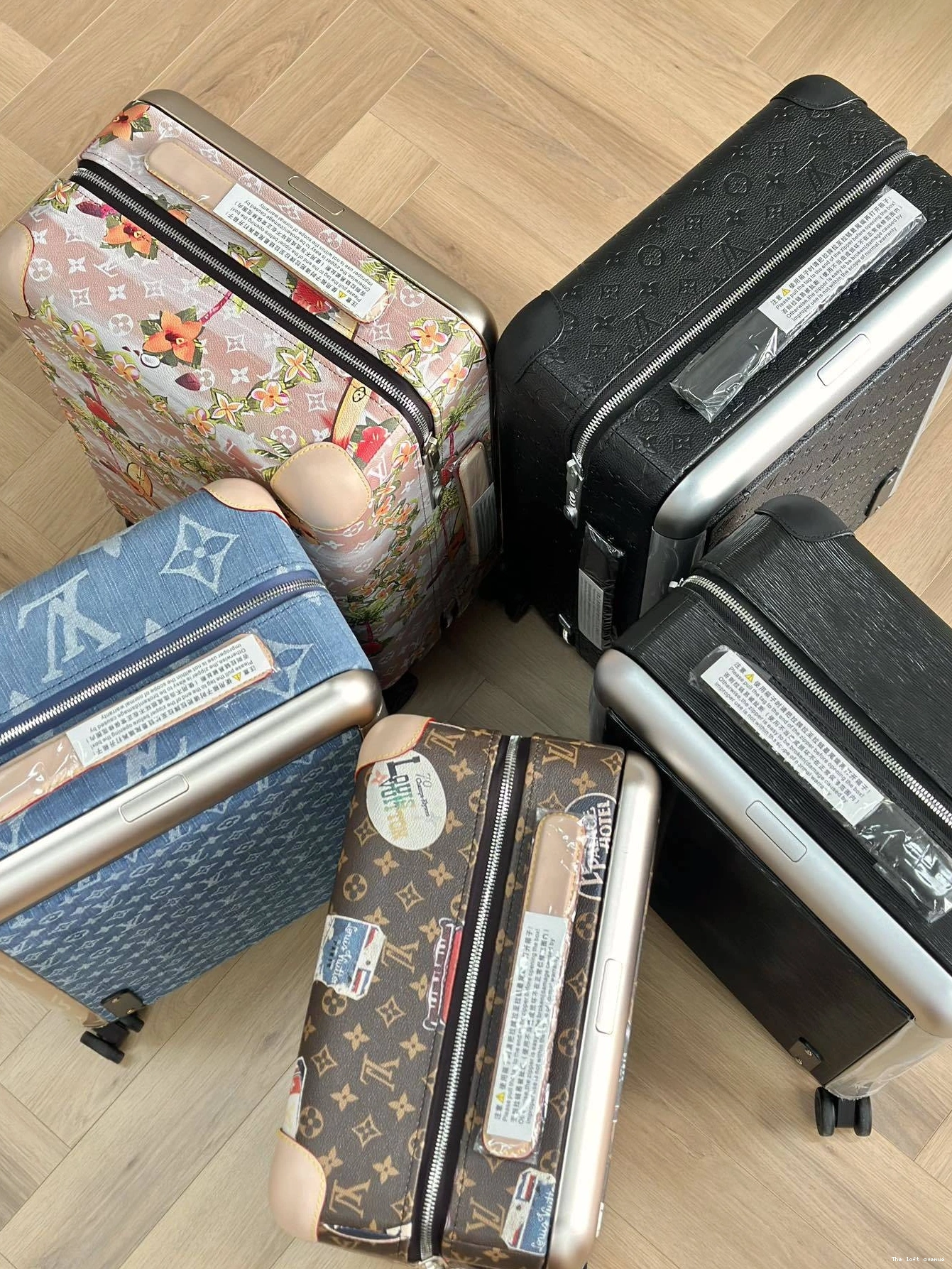 HORIZON EMBOSSED CUSTOM MONOGRAM 37L 55 SUITCASE CABIN 0821